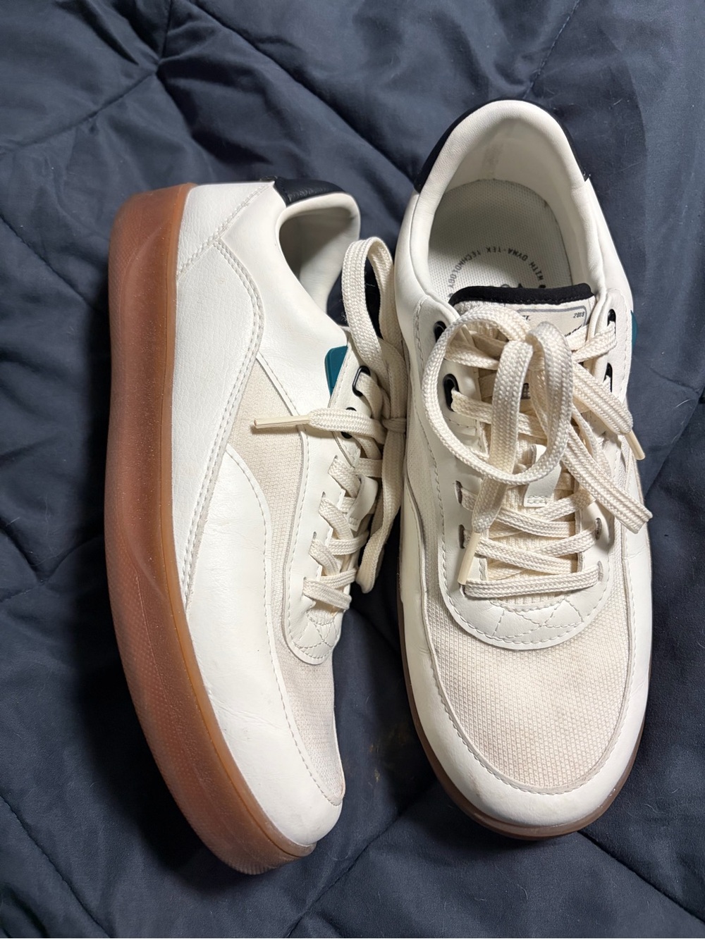 Women’s Vessi Courtside Classic Cream Low-Top Sneakers with Gum Sole